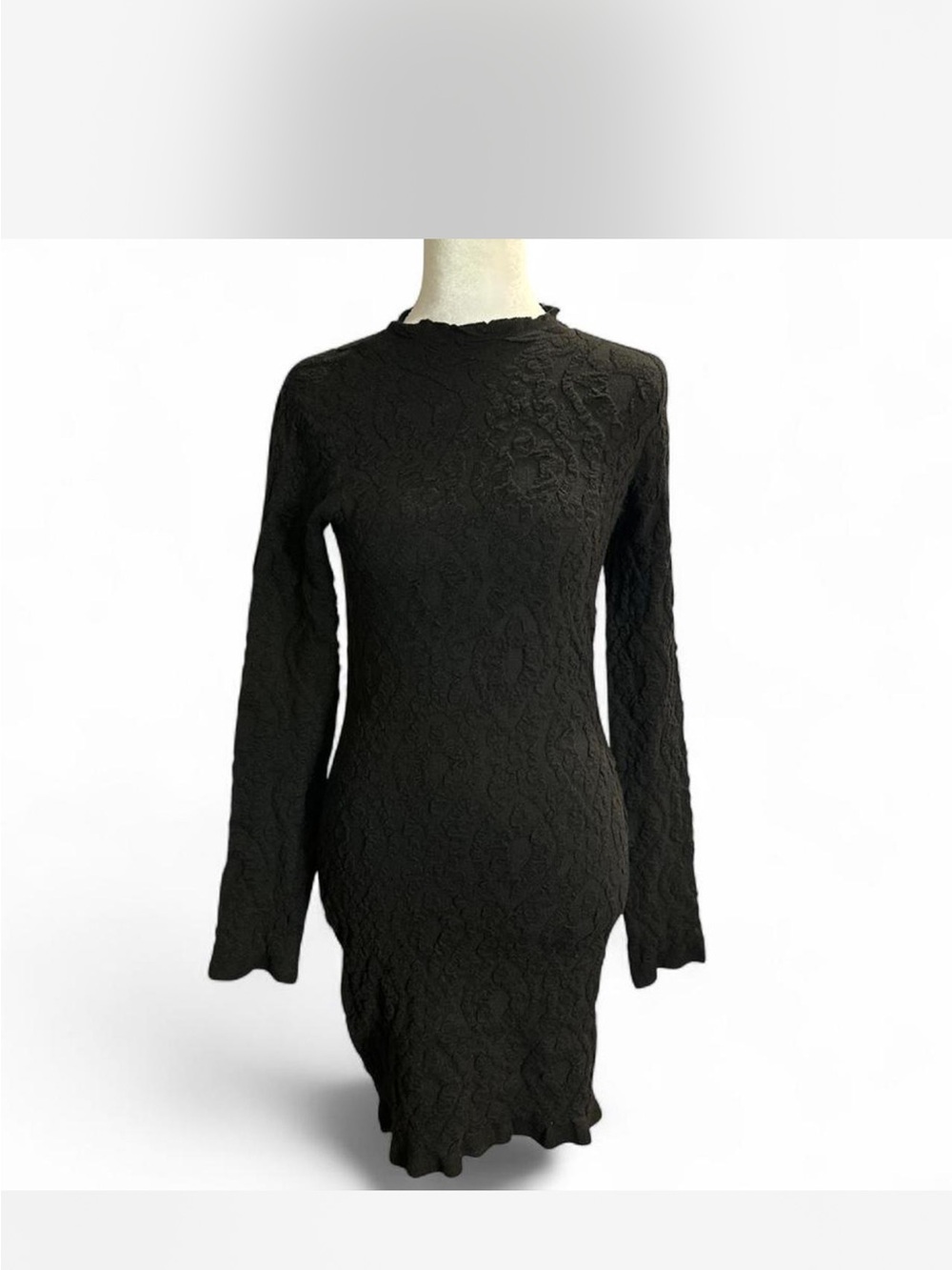 Black Long-Sleeve Textured Bodycon Dress